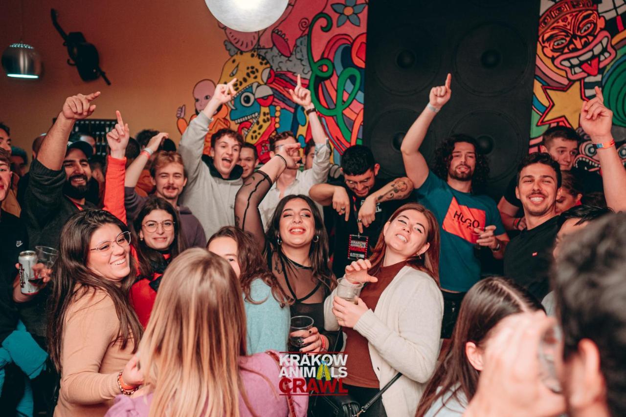 Let'S Rock Party Hostel! Age Limit From 18 Until 40! Krakkó Kültér fotó