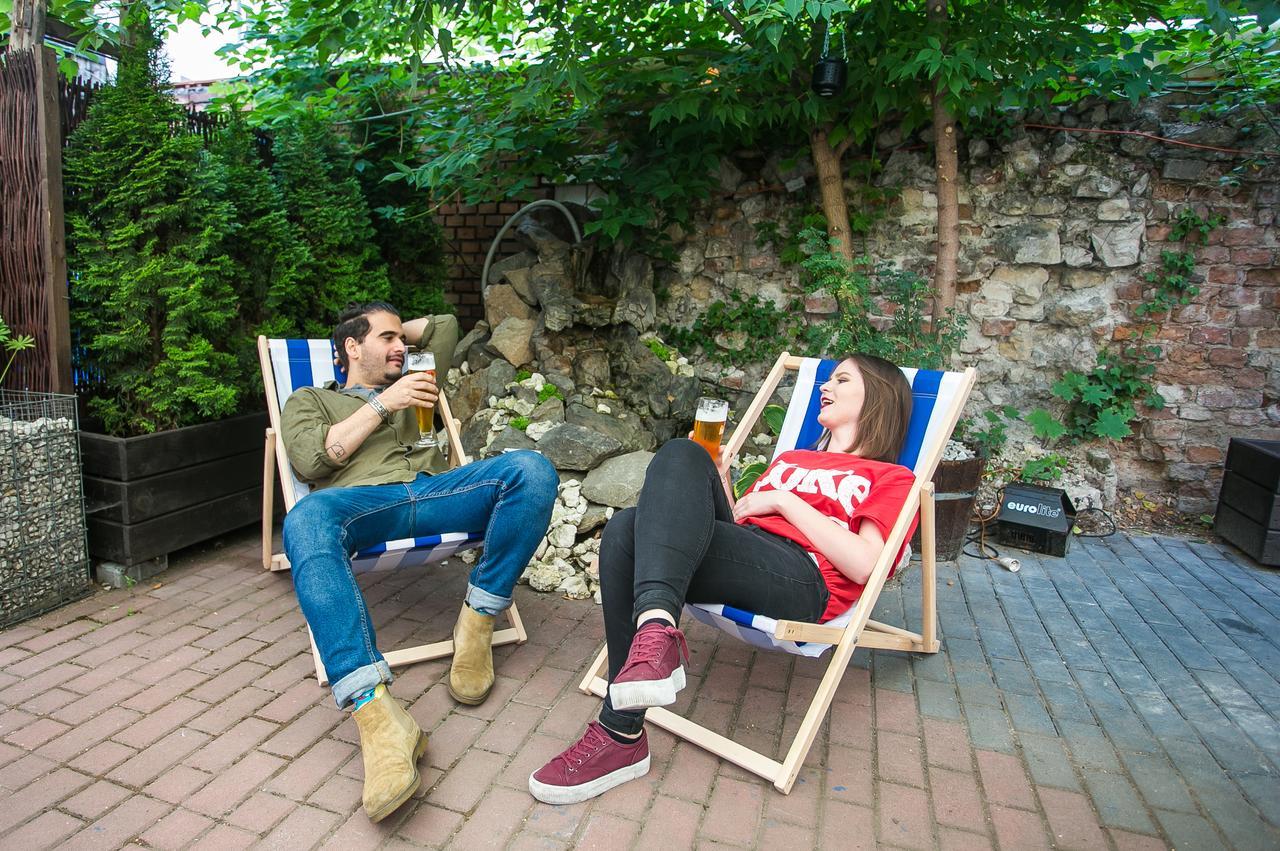Let'S Rock Party Hostel! Age Limit From 18 Until 40! Krakkó Kültér fotó